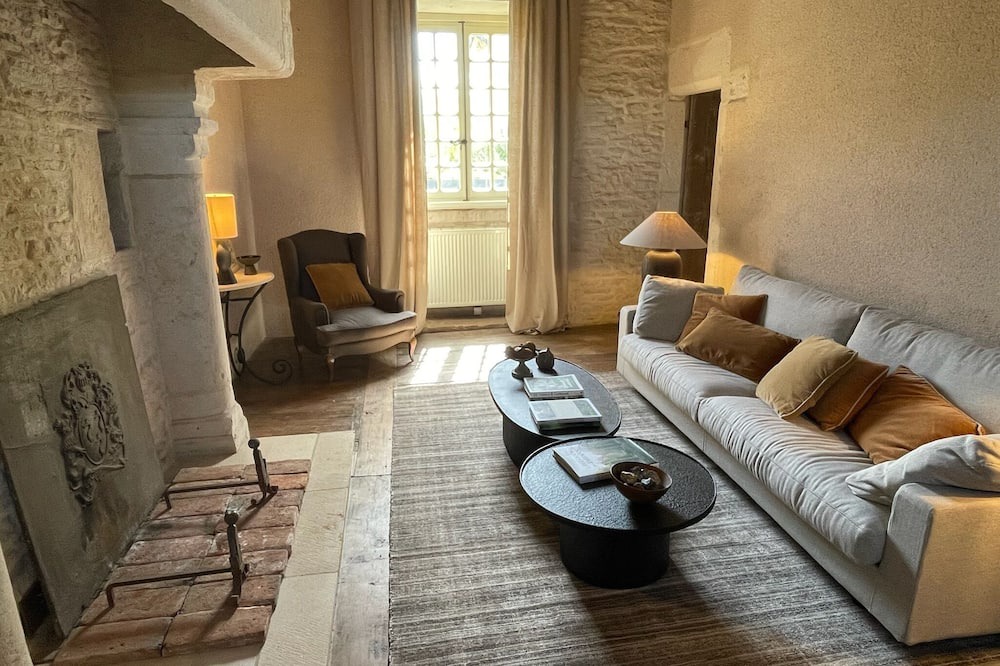 Sacquenay House | Manoir de Sacquenay - Independent guest house in the heart of Burgundy