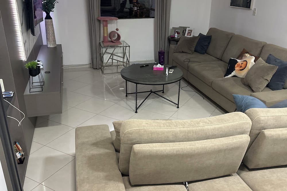 Encarnacion House | Phenomenal House with AC in Encarnación