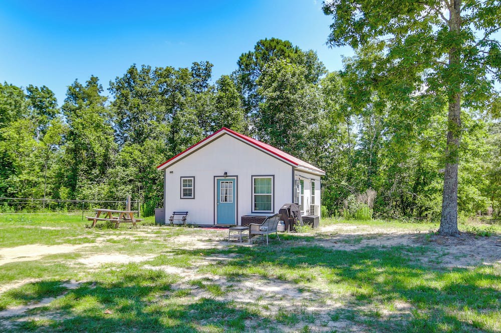 Wagener Cottage | Pet-Friendly Waegner Cottage On 30-Acre Horse Farm