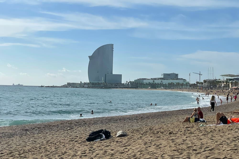 Barceloneta Apartment | Sunny studio 1 min from the BEACH