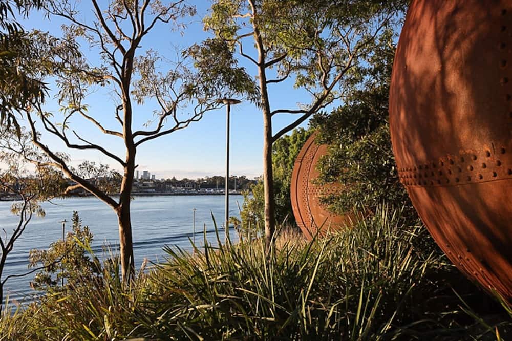Pyrmont Apartment | Lux Pyrmont Penthouse Apt - Pool & Parking