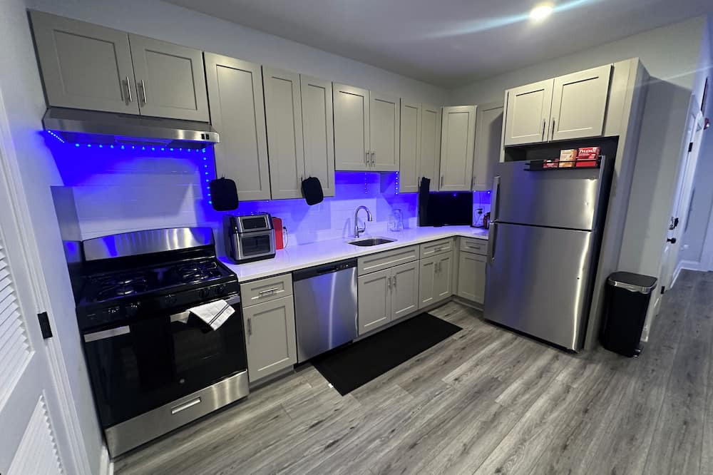Paterson Condo | Spacious 1 Bedroom Condo In Front Of All Major Highways & Only 16 Miles From NYC