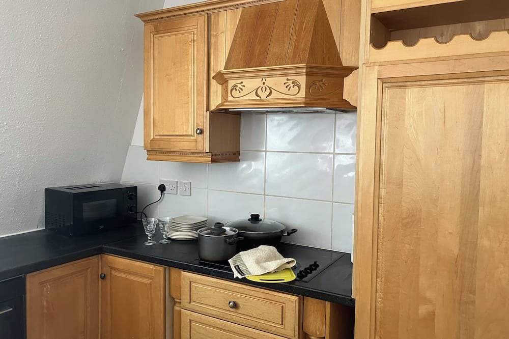 Santry Apartment | Modern and cozy 2-Bed, 2-Bath Apartment in Santry, Dublin 9