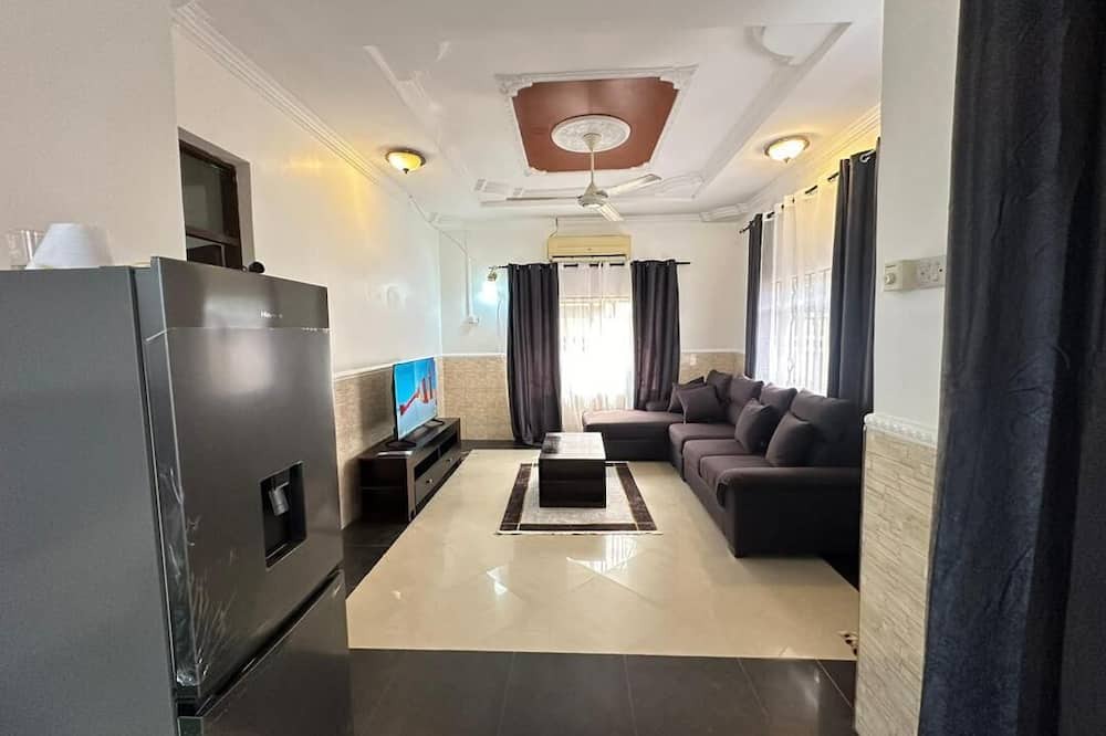 Dar es Salaam House | Unmatched Convenience: The Brownstone Provides Easy Access to Evrything You Need