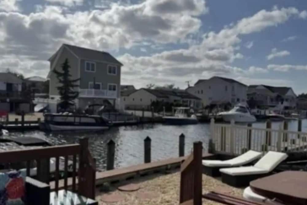 Osbornsville House | Excellent Home by the Bay