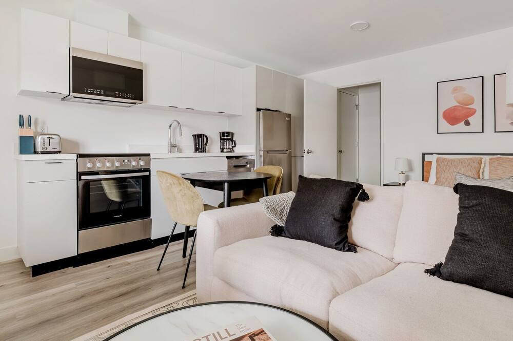 Jack London District Apartment | Clean Oakland Studio w/ A/C, nr Water, Easy Highway Access, by Blueground