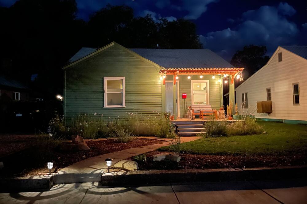 Cortez House | Charming Bungalow - W/D, Dog-Friendly, located in Cortez's Historic District
