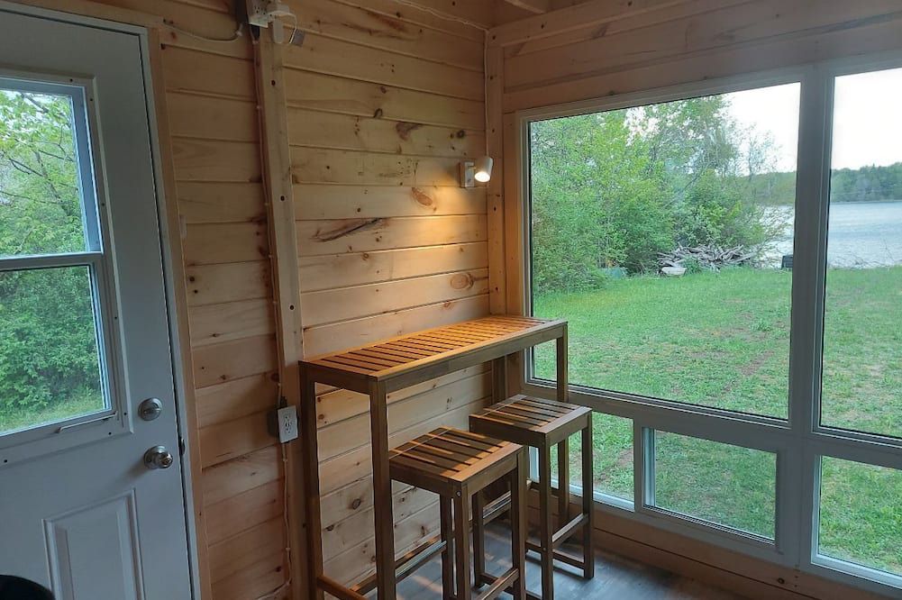 Rideau Lakes Cabin | Comfy and Cozy BUNKIE (Camping cabin - glamping)