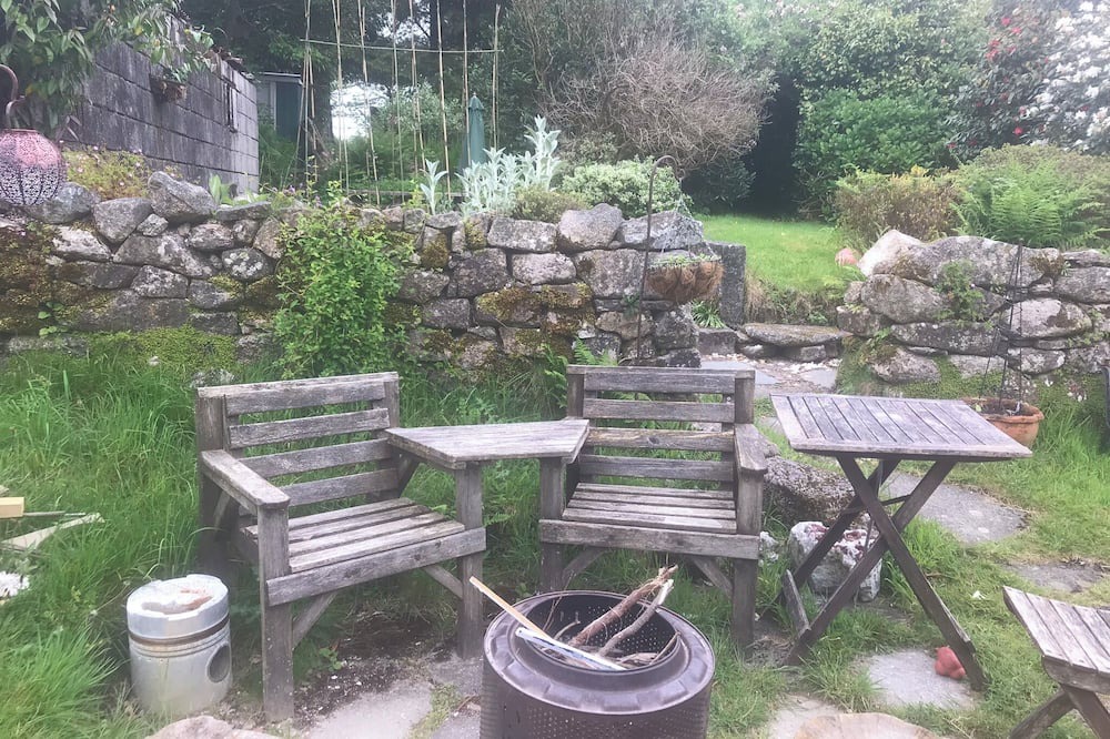 Warleggan House | Character farmhouse in the middle of Bodmin Moor with games room & pet friendly.