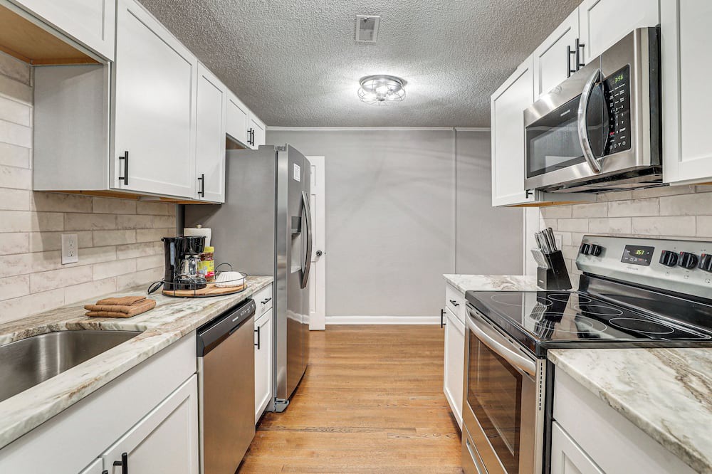 Goose Creek House | Pet-Friendly Goose Creek Home: 19 Mi to Charleston