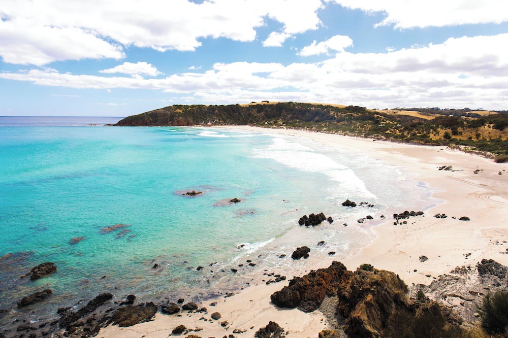 Duncan Other | Large beachside Homestead, private apartments, fireplace, 3 min walk to beach.n