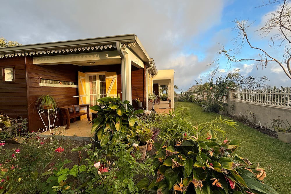 Petite-Ile Cottage | Gite Petite Île, 2 bedrooms, 4 persons