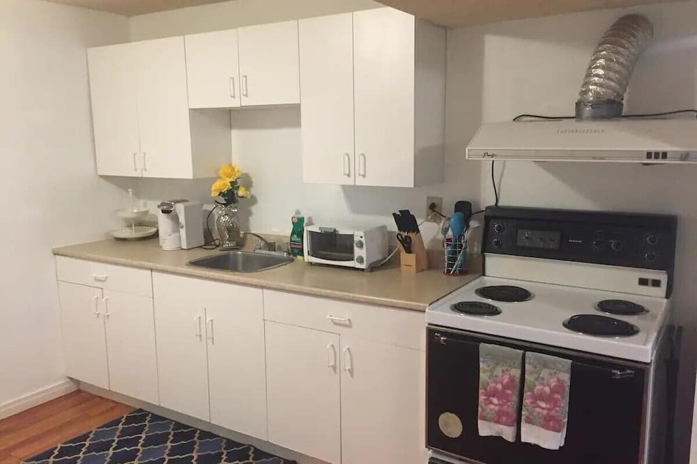 Calgary House | 15minutes to Stampede Park! Family-sized 2 Bedroom Suite