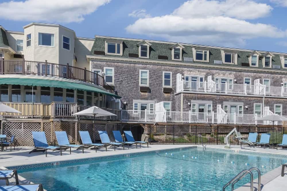 Jamestown Resort | Resort Room for 2-4 People - Jazz Fest Weekend! Everything on site that you need