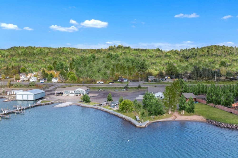 Houghton House | Cabins 3 & 4 - Pontoon boat, snowmobile rentals available next door!