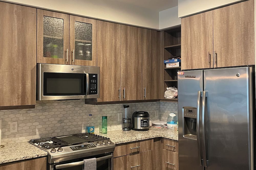 West Dallas Apartment | Sophisticated living