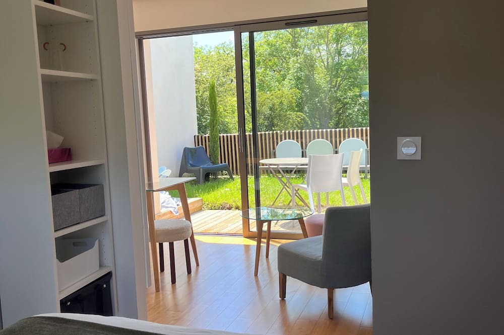 Grezieu-la-Varenne Apartment | Studio au Calme et Ensoleillé