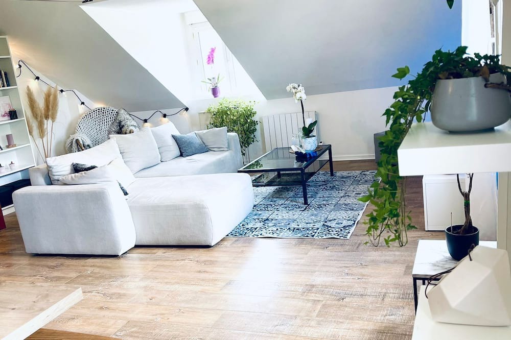 Le Marais Apartment | Vrbo Property