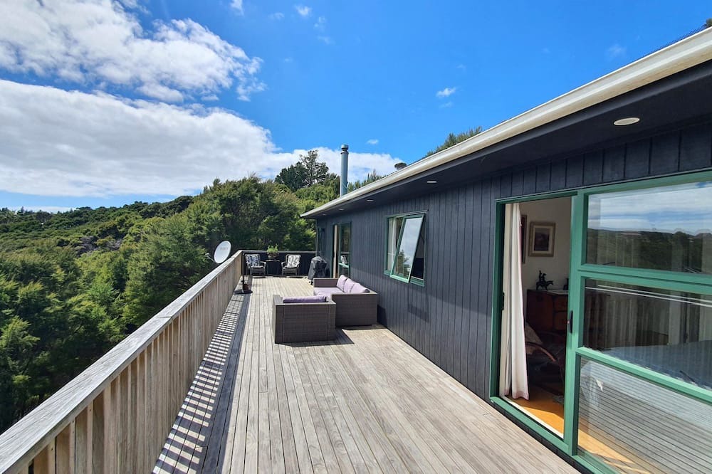 Kawau Island House | Sunny, comfortable island retreat with all the comforts of home