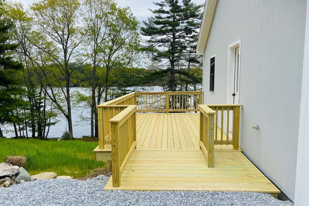 Newcastle House | Stafford Circle Cottage- Enjoy peaceful views of Damariscotta Lake