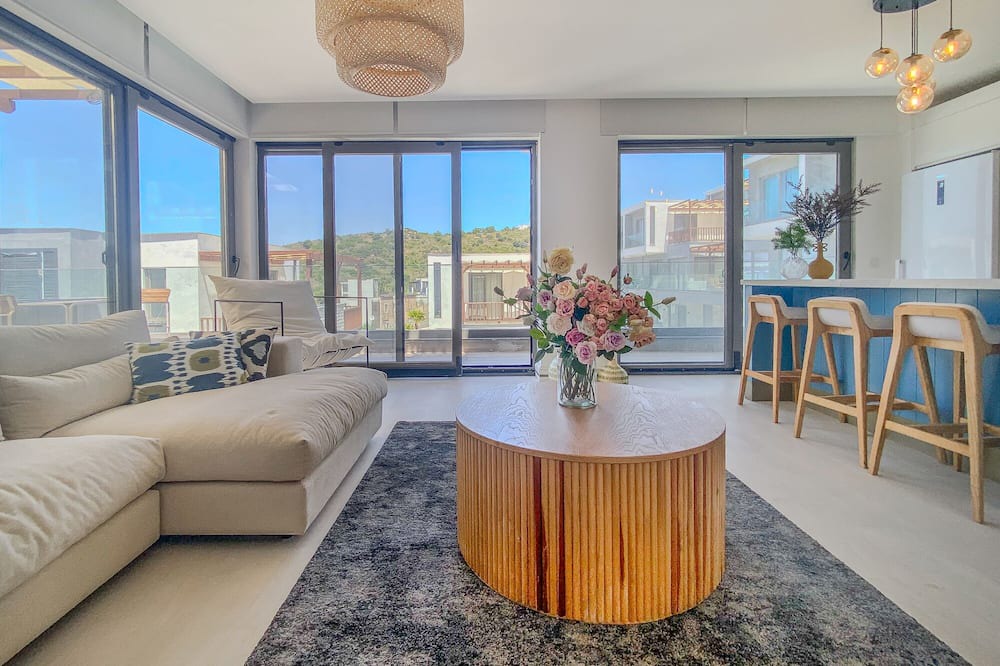 Bogazici Villa | Sea View House w Balcony 3 min to Beach in Milas