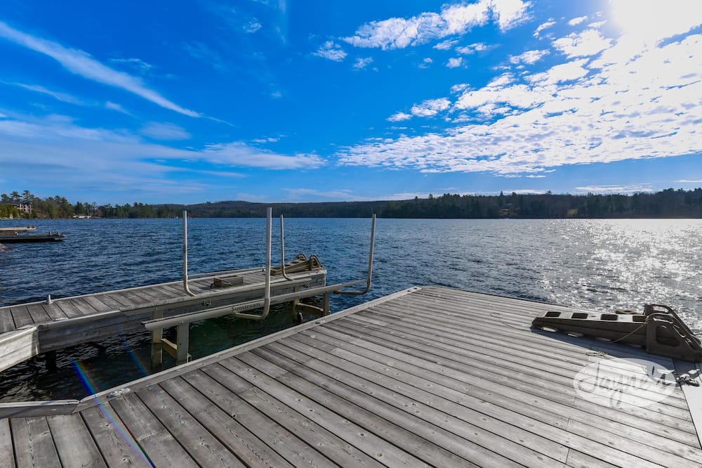 Huntsville Cottage | Great 5 bed 4 bath cottage on Fairy Lake - SW Exposure! Sauna!