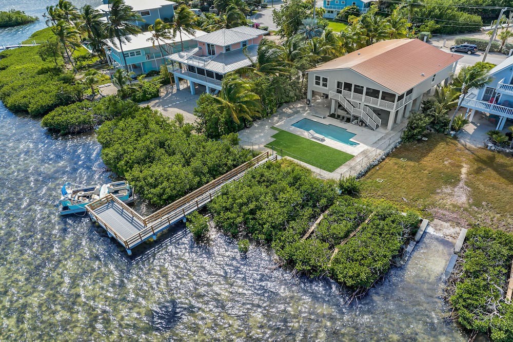 Breezeswept Beach Estates House | Open Water Vacation in Paradise