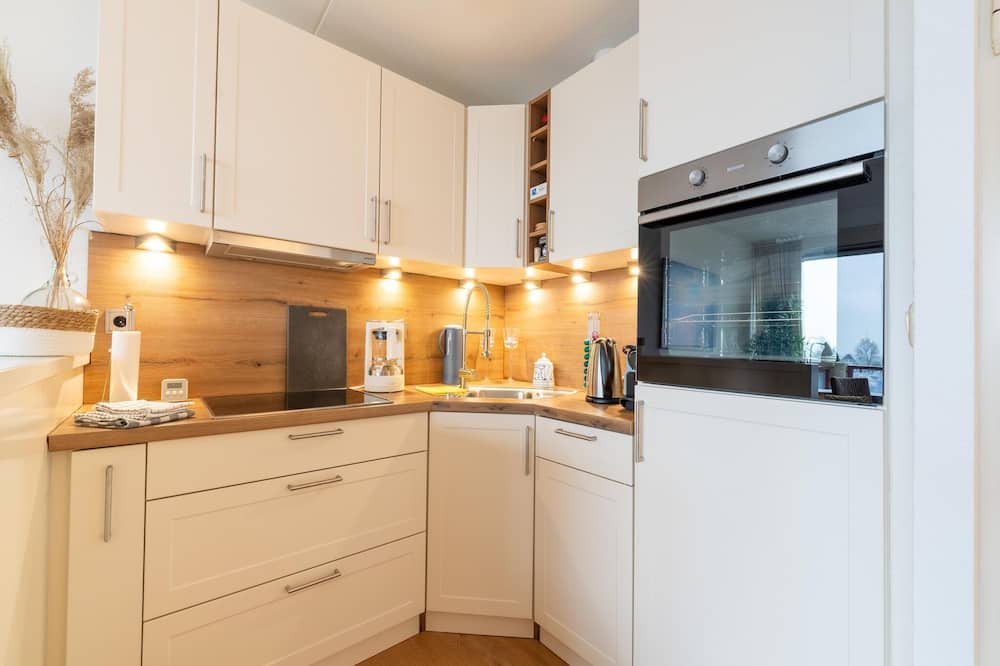Municipality of Zwartewaterland House | Cozy Holiday Home in Hasselt Near By The Water