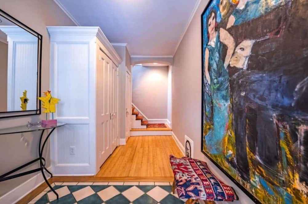 Shelburne Apartment | 2k sqft 3 Bdrm Apt in Downtown Shelburne