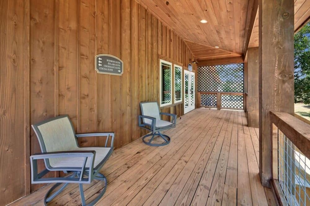 Waco Villa | New Spacious Farm Retreat - The Cocoa Suite