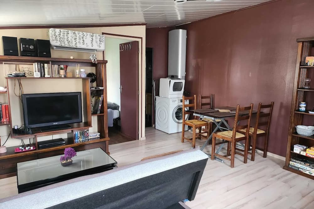 Compiègne House | Homerez - Cozy House in Yerres with Fenced Garden