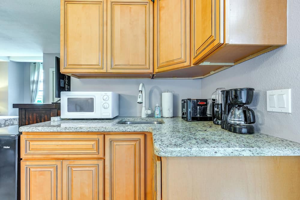 Keystone Apartment | Cozy Odessa Studio Rental, 9 Mi to Beach Park!