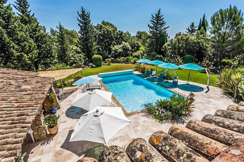 Taradeau House | Homerez - Spacious House in Taradeau with Shared Pool