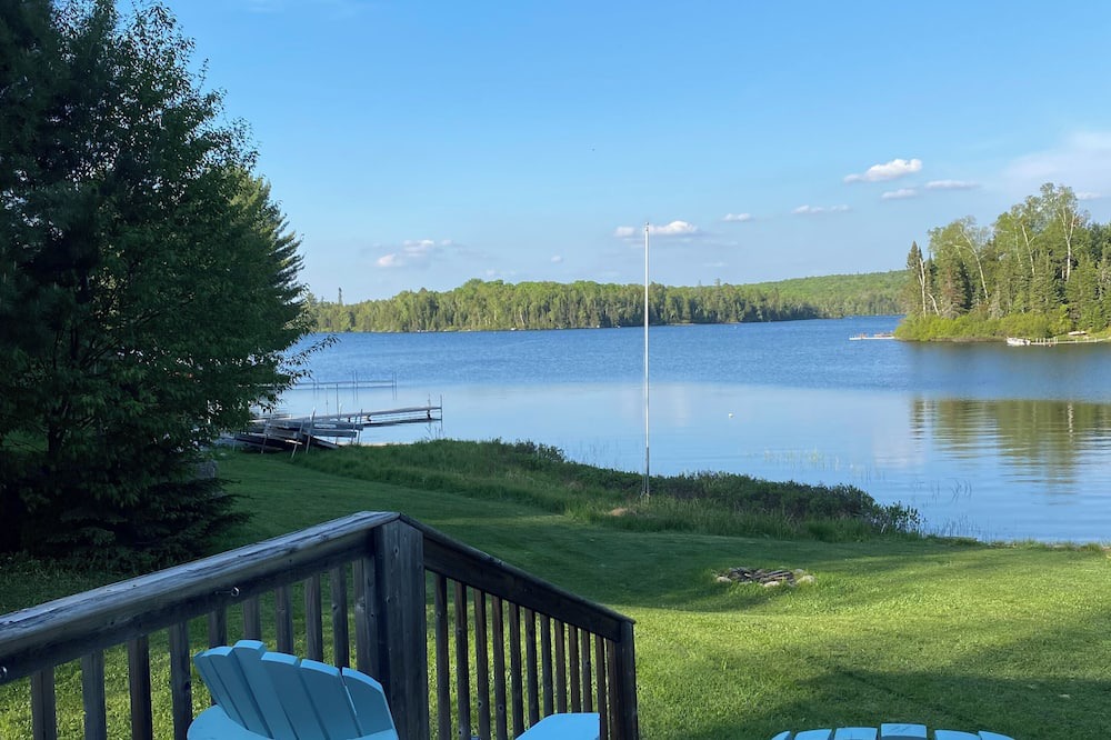 Machar Cottage | Peaceful family getaway on beautiful Eagle Lake