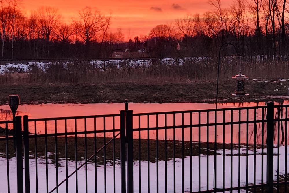 Village of Germantown House | Private residence away from the noise of the RNC.