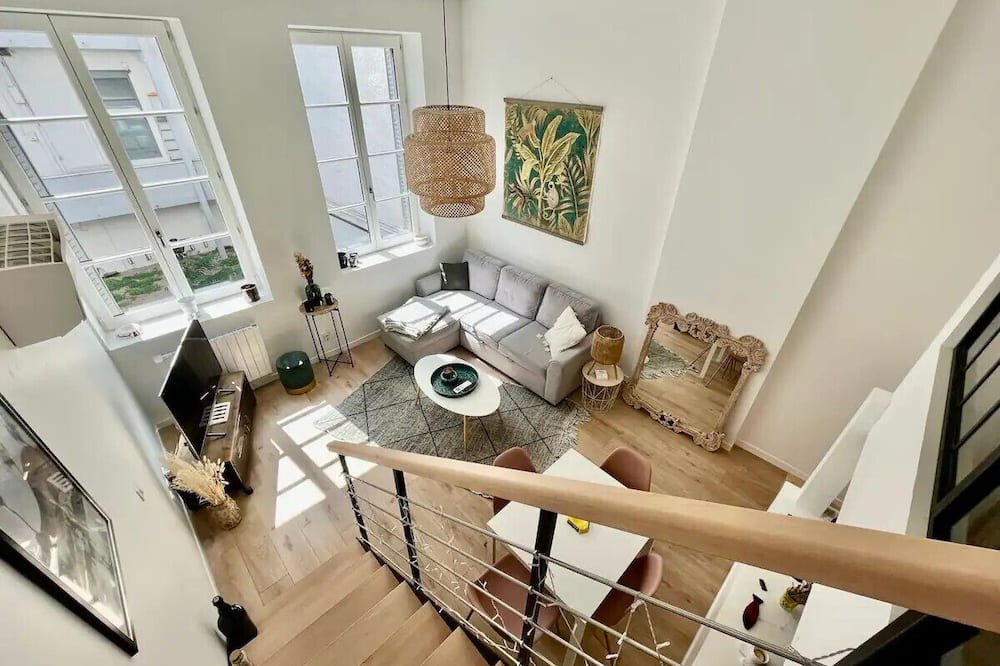 Jules Ferry - Recamier Apartment | Smartstay Gabriella cosy & lumineux