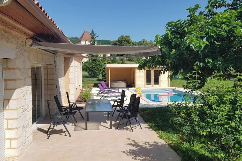 Prayssac Villa | Homerez - Charming Villa in Prayssac with Private Pool