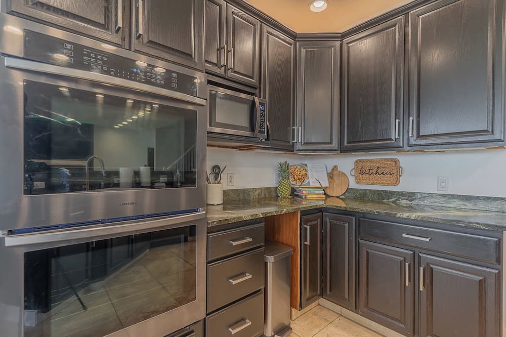 North Pole House | Spacious Modern Home Near Santa Claus House on 1.5 Acres