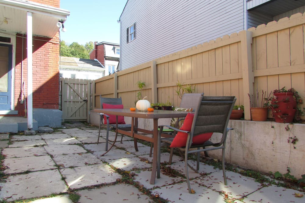 Hamburg Apartment | "Heart of Hamburg" is a 1 Bedroom Traveler's Haven in downtown Hamburg, PA!