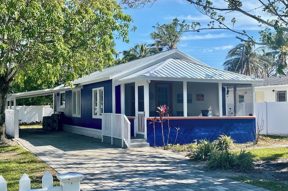 East Naples Cottage | Mango Tree Cottage close to Old Naples and Beach