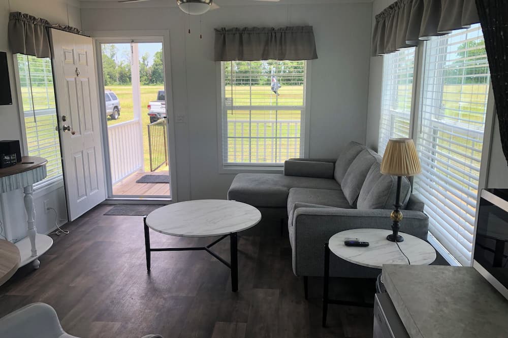 Elberta Cottage | Brand New Cottage . No smoking allowed