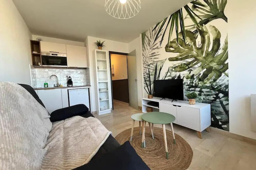 Beaux Arts-Boutonnet Apartment | Magnificent Boutonnet studio, 10 min hypercentre
