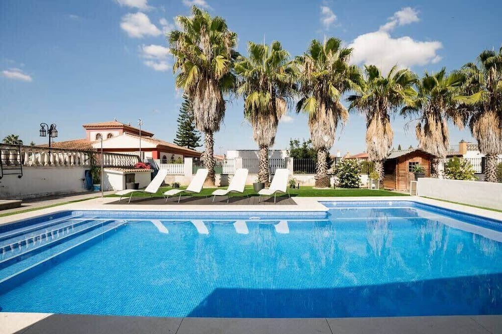 Villanueva del Ariscal House | Independent loft in chalet with pool
