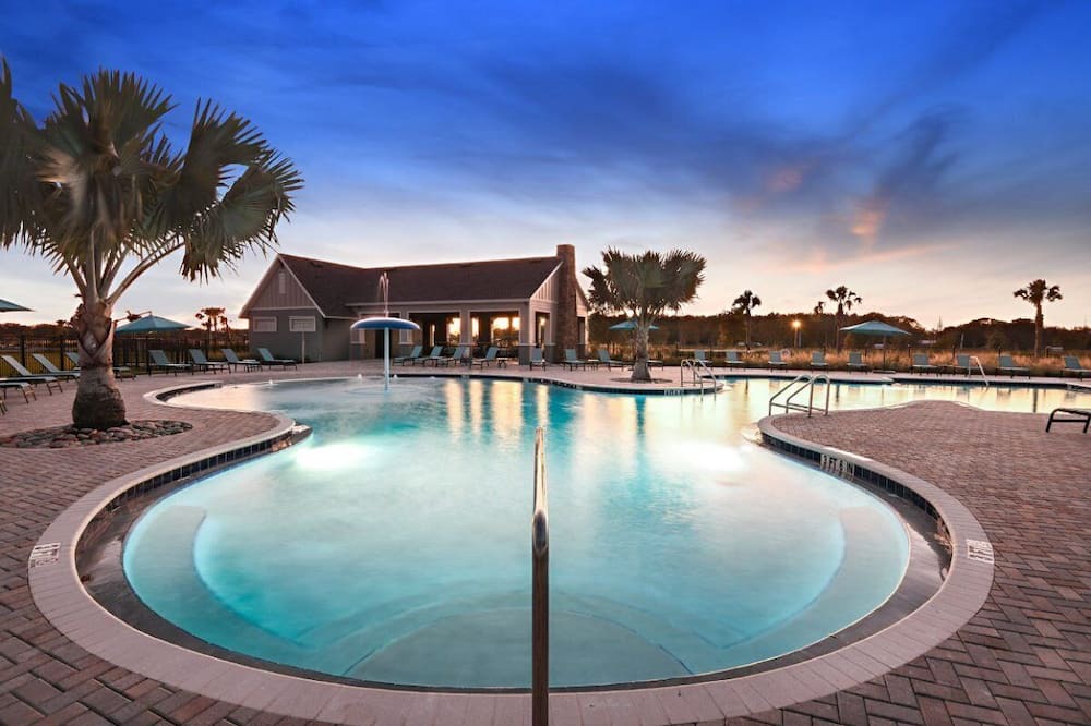 Balm House | 5 Bedroom 4 Bathroom House In Riverview With Great Amenities