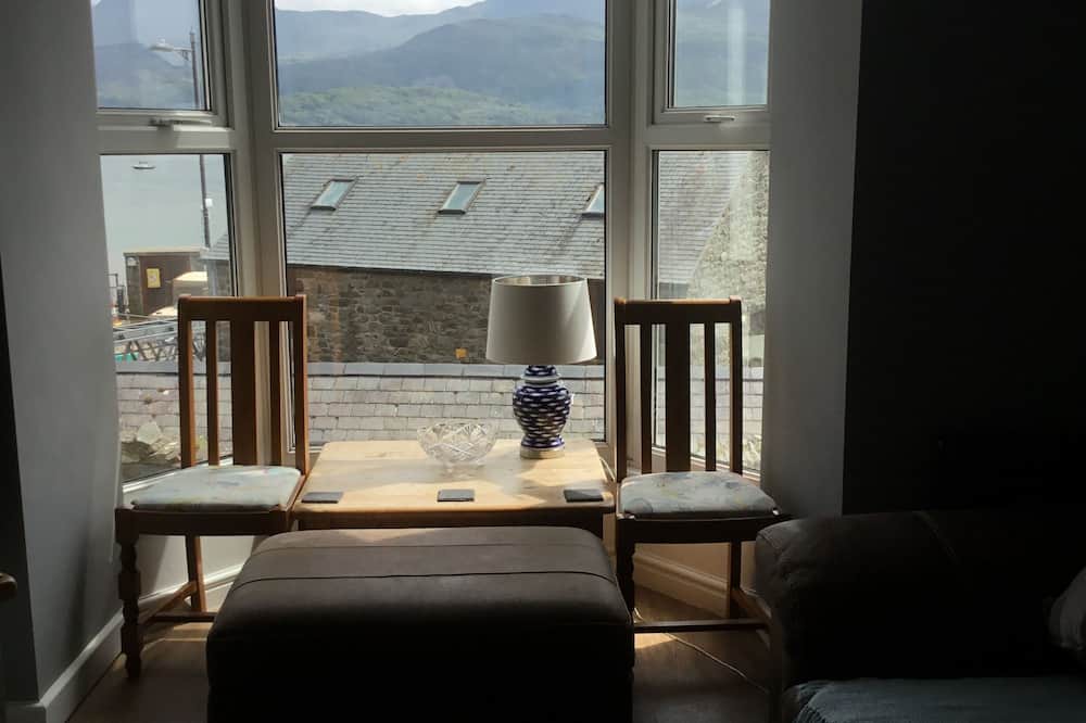 Fairbourne House | Harbour house over looking the mountains and harbour Fantastic views all round