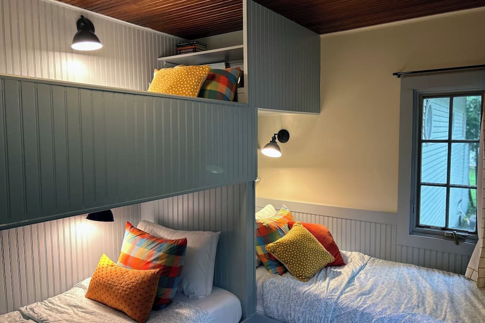 Grand Beach Cabin | Adorable SW Michigan Cottage with Beach Access