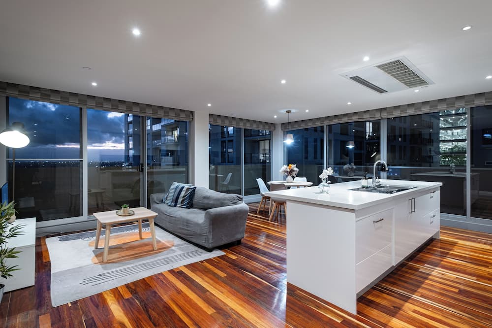 Doncaster Apartment | This apartment is a 2 bedroom(s), 2 bathrooms, located in Doncaster, VIC.