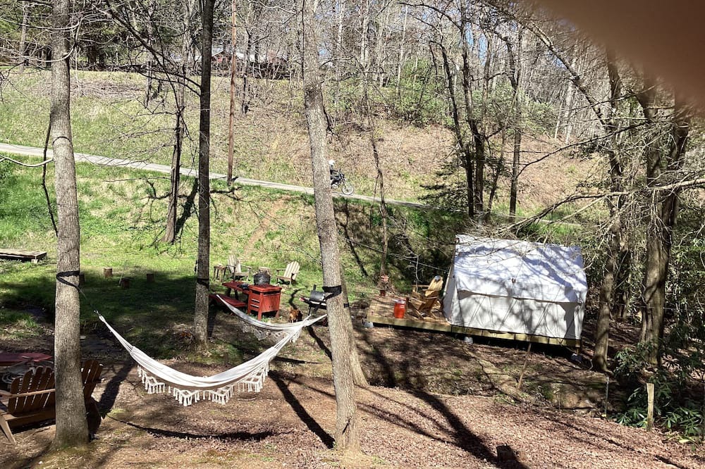 Turtletown RV Rental | Cozy tent with all conveniences of home