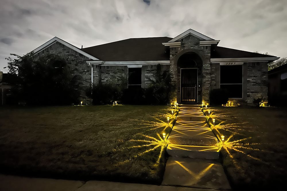 Mesquite House | Cozy home in Mesquite. Within walking distance from Mesquite Rodeo.