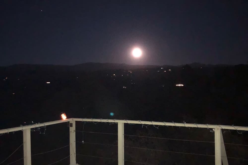 Oakhurst Cottage | EAGLES NEST - Located just 20 Minutes from YOSEMITE National Park., CA. USA